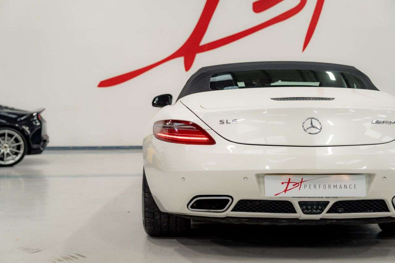 2011 MERCEDES-BENZ SLS 2011 MERCEDES-BENZ SLS