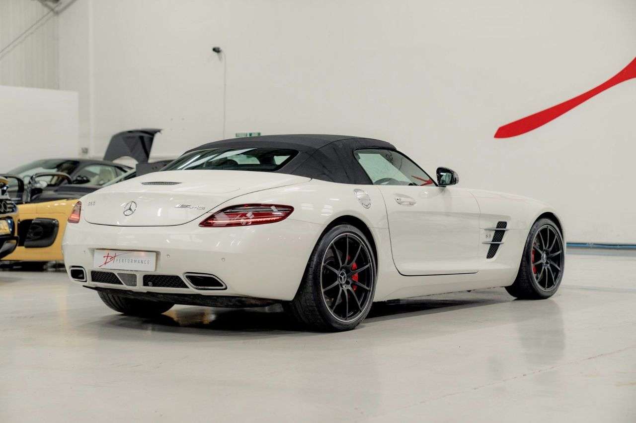 2011 MERCEDES-BENZ SLS 2011 MERCEDES-BENZ SLS
