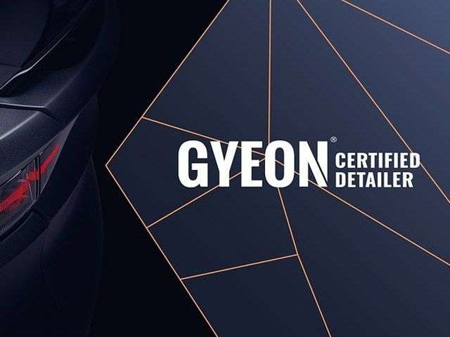 2011 MCLAREN 12C 2011 MCLAREN 12C