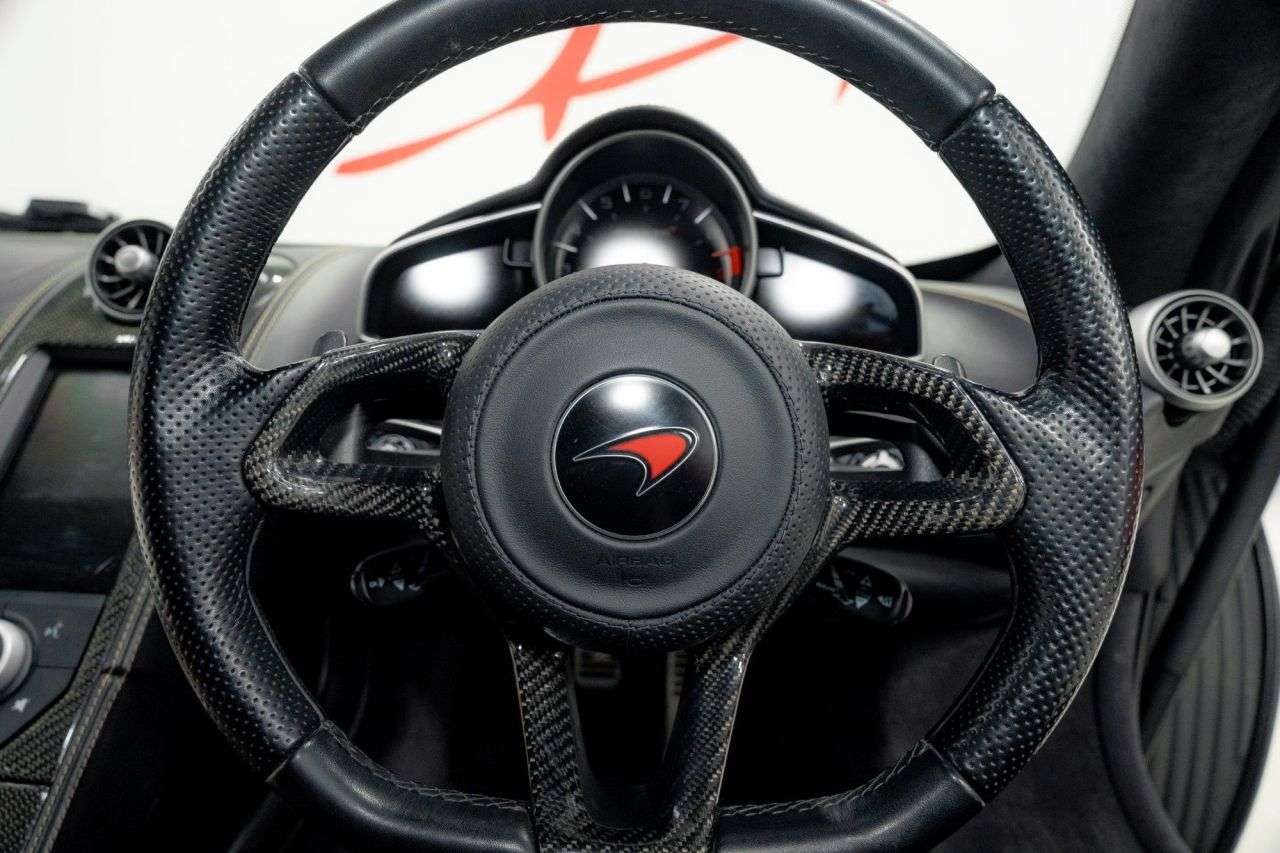 2011 MCLAREN 12C 2011 MCLAREN 12C