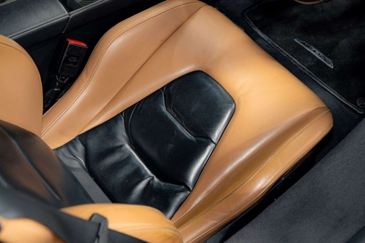 2011 MCLAREN 12C 2011 MCLAREN 12C