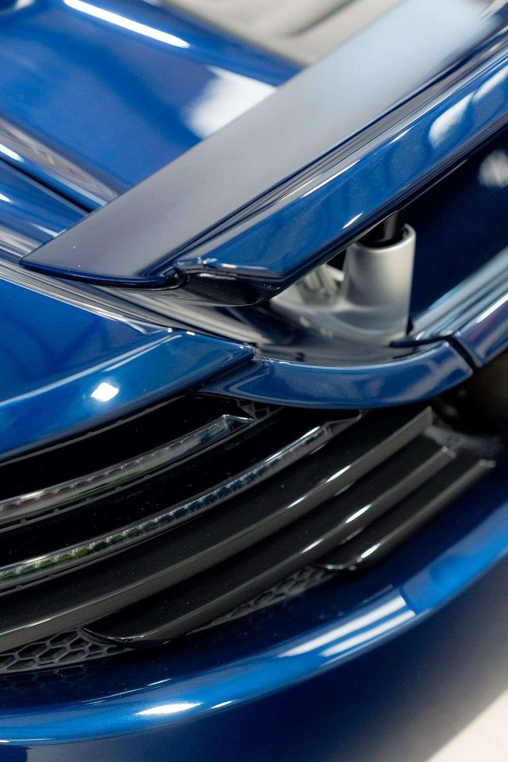 2011 MCLAREN 12C 2011 MCLAREN 12C