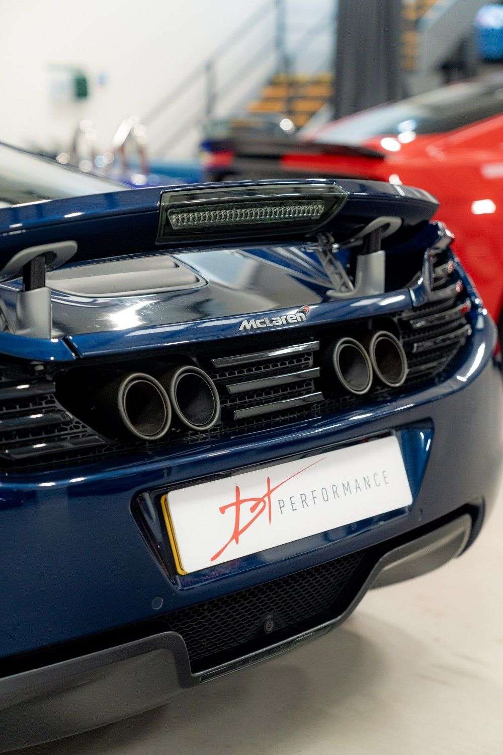 2011 MCLAREN 12C 2011 MCLAREN 12C