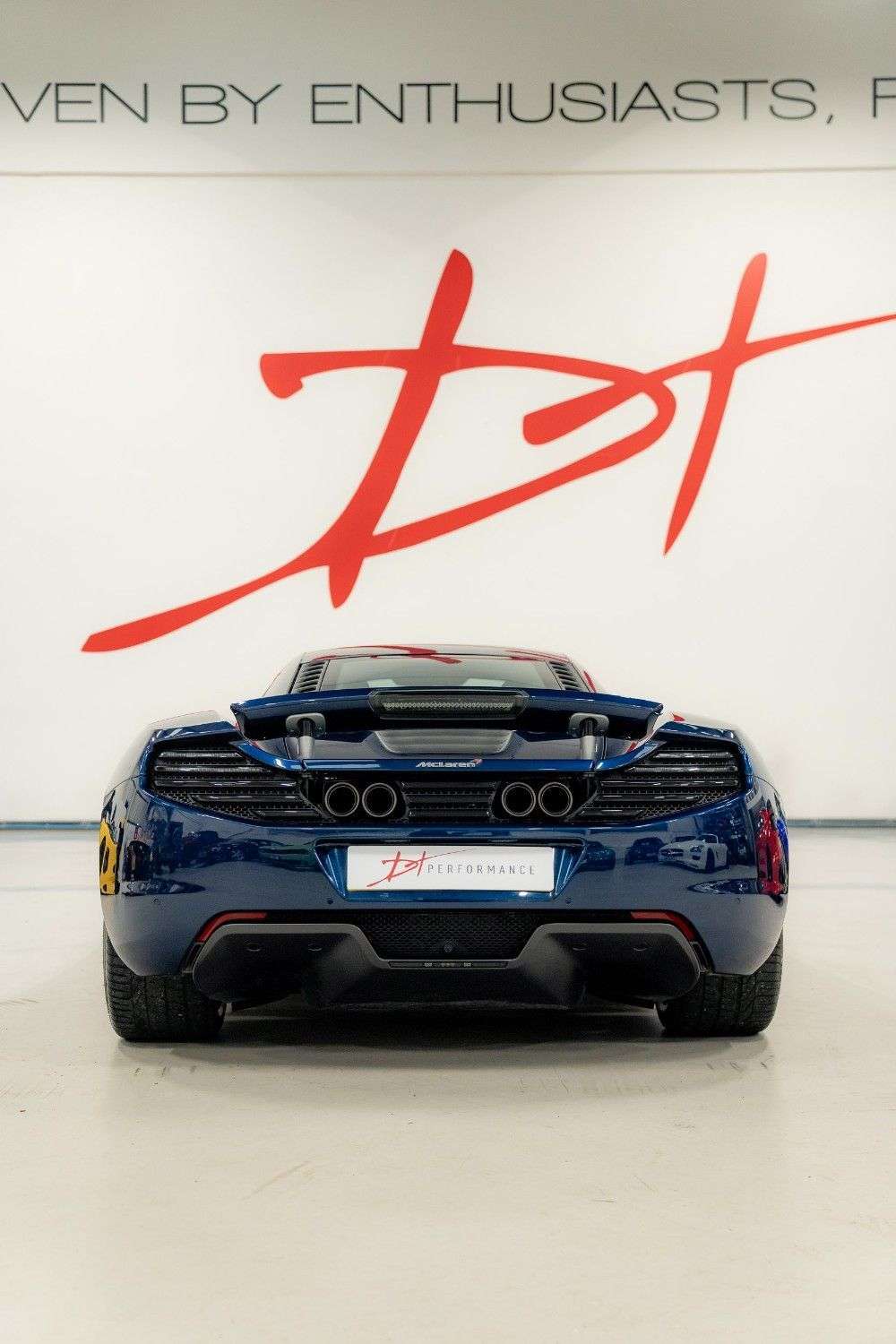 2011 MCLAREN 12C 2011 MCLAREN 12C
