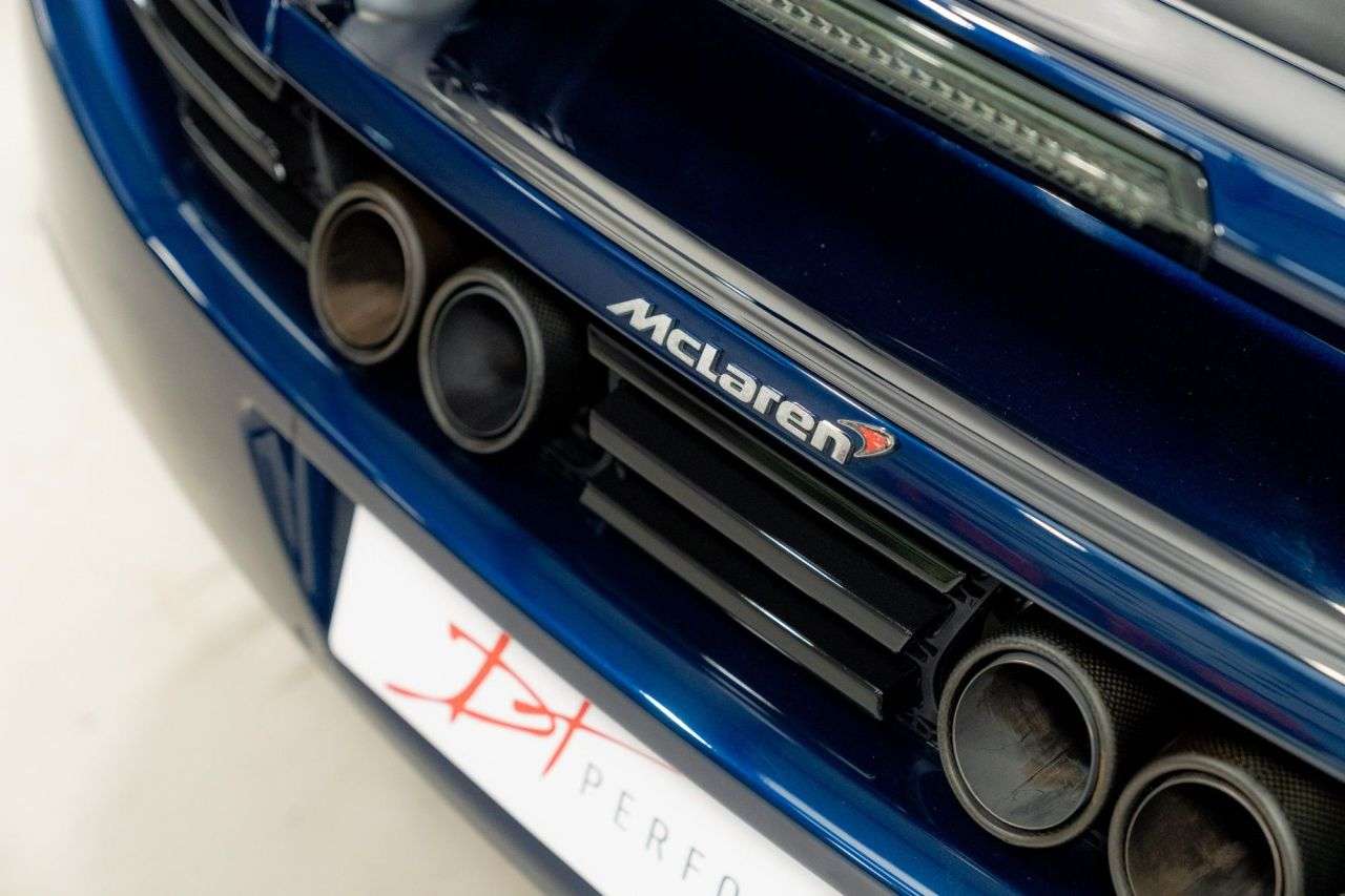 2011 MCLAREN 12C 2011 MCLAREN 12C