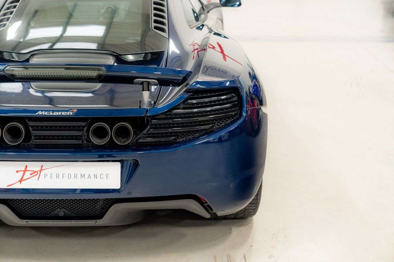 2011 MCLAREN 12C 2011 MCLAREN 12C