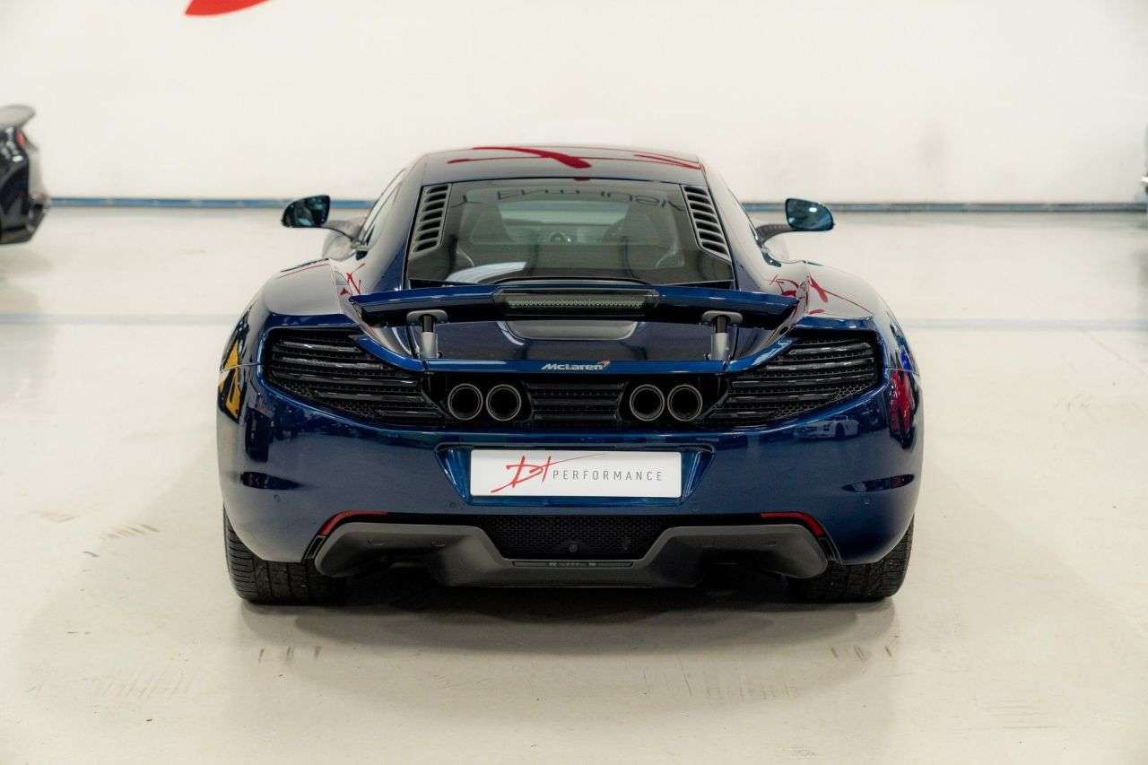 2011 MCLAREN 12C 2011 MCLAREN 12C