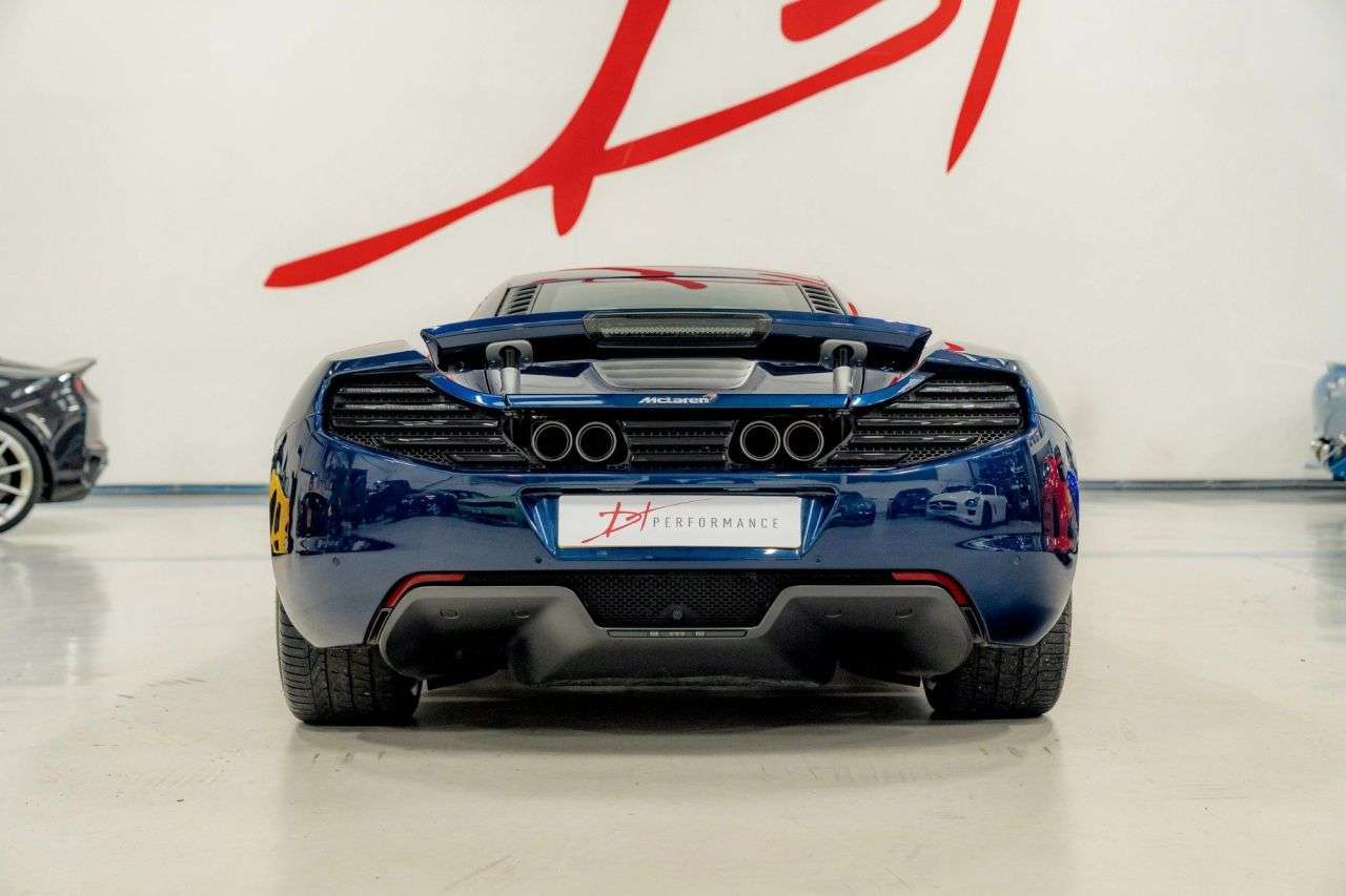 2011 MCLAREN 12C 2011 MCLAREN 12C