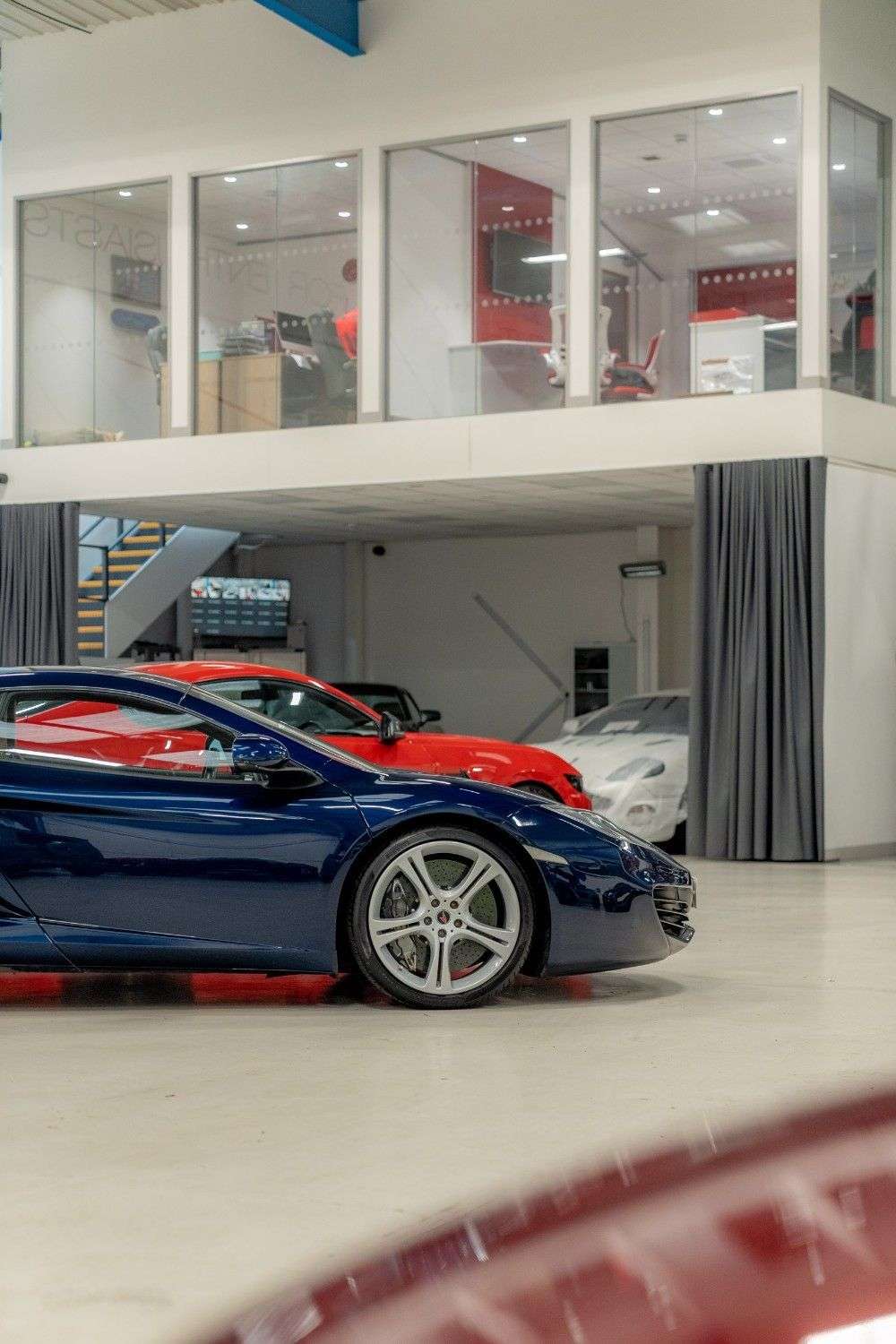 2011 MCLAREN 12C 2011 MCLAREN 12C