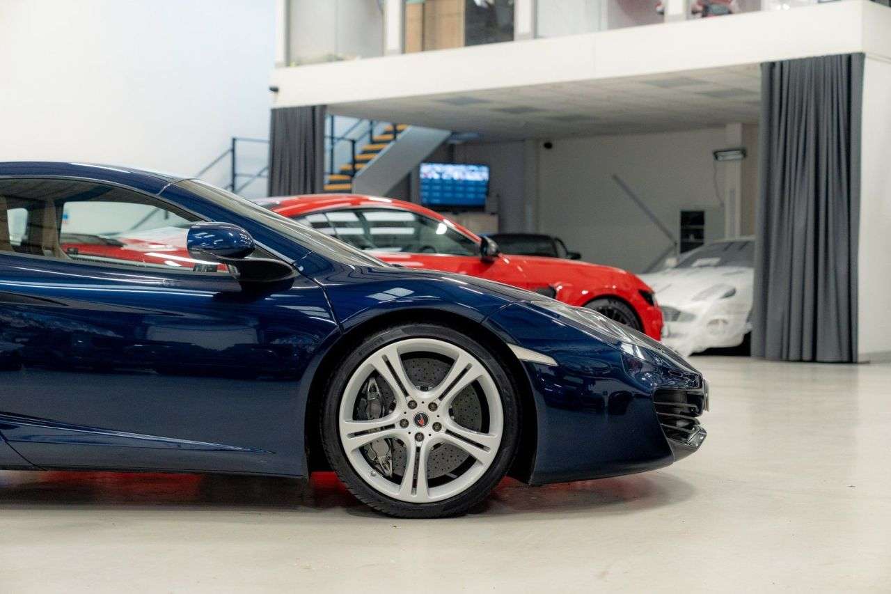 2011 MCLAREN 12C 2011 MCLAREN 12C