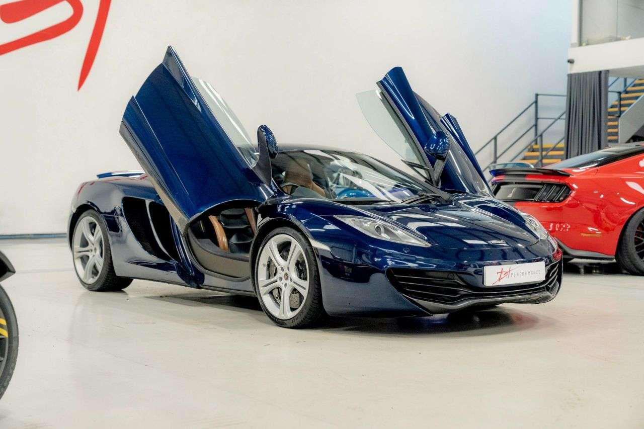 2011 MCLAREN 12C 2011 MCLAREN 12C