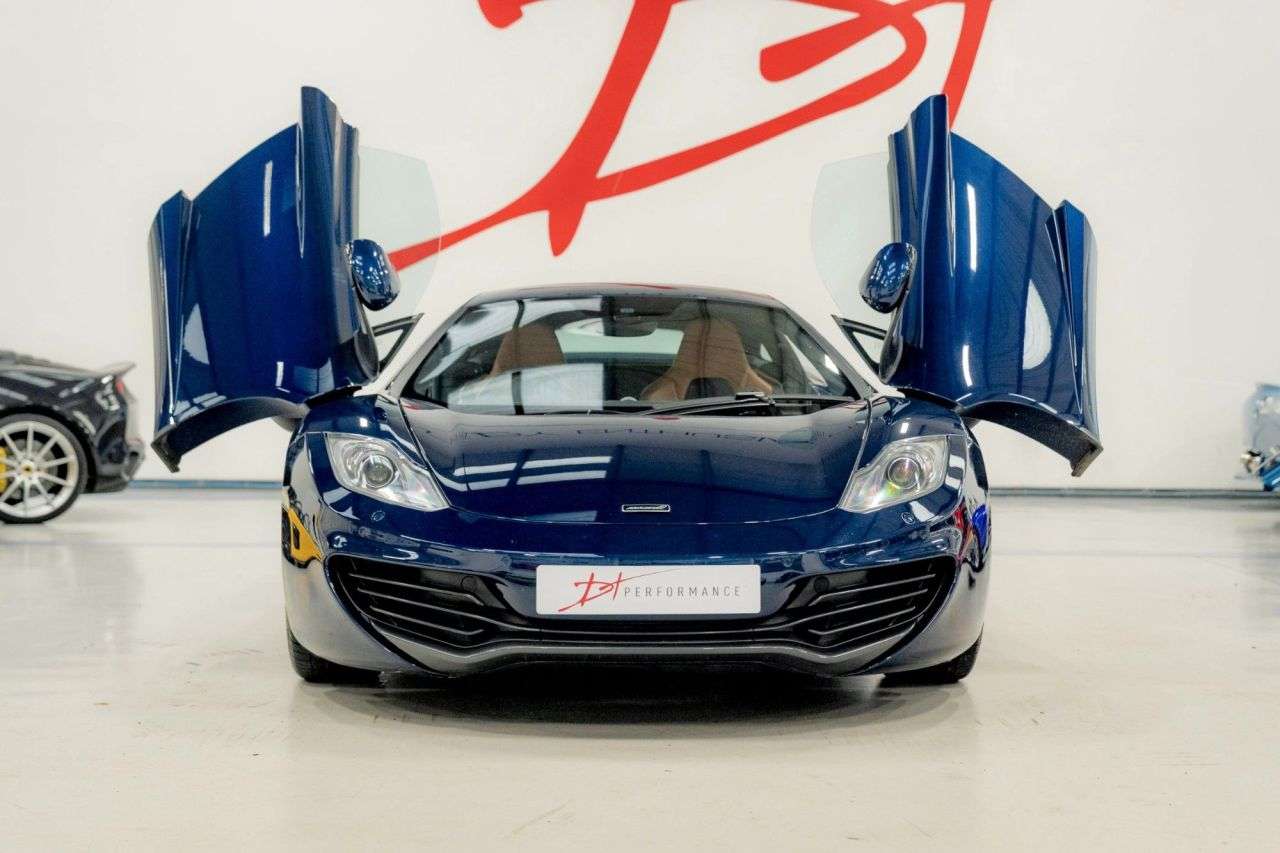 2011 MCLAREN 12C 2011 MCLAREN 12C