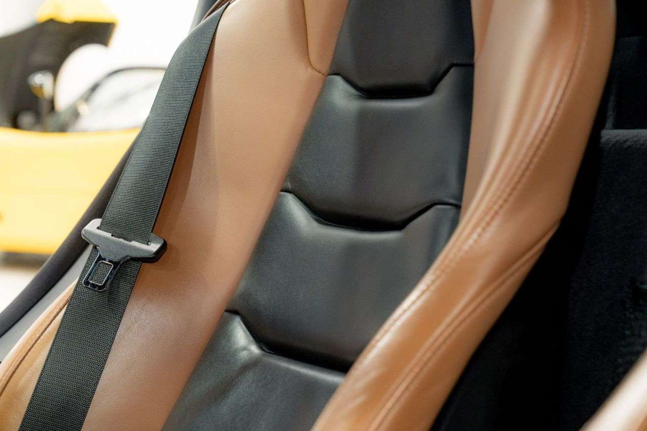 2011 MCLAREN 12C 2011 MCLAREN 12C