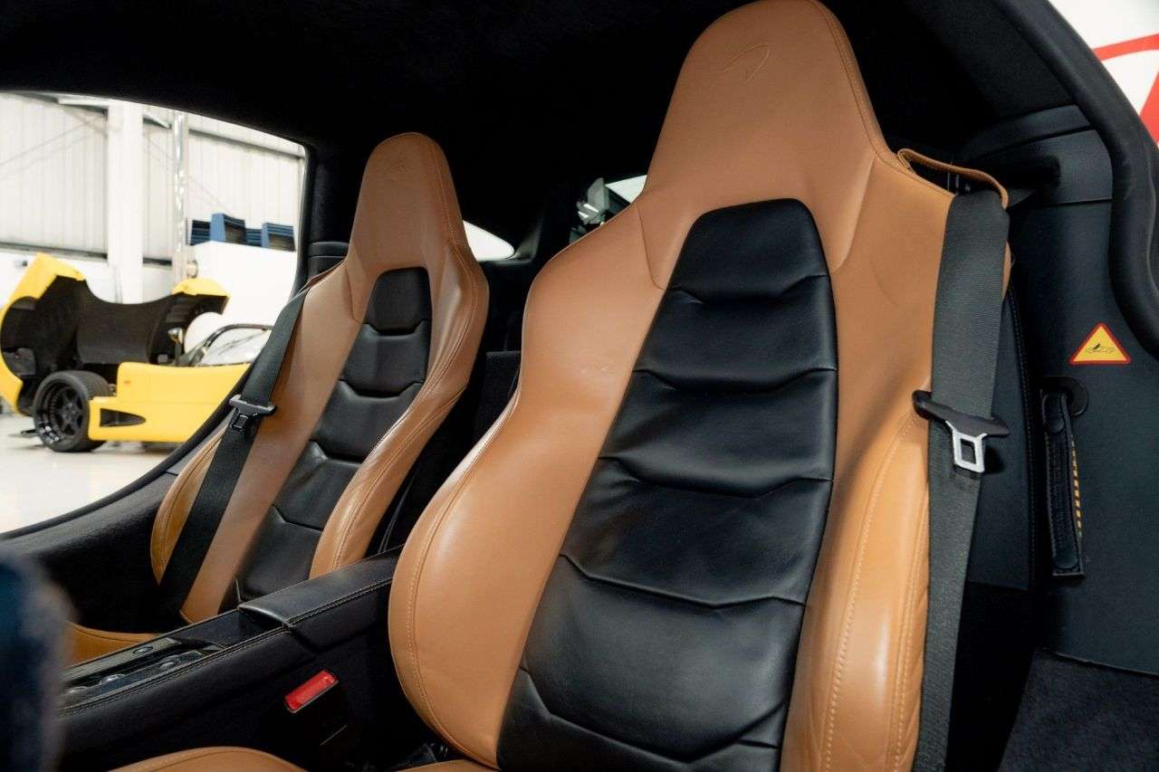 2011 MCLAREN 12C 2011 MCLAREN 12C