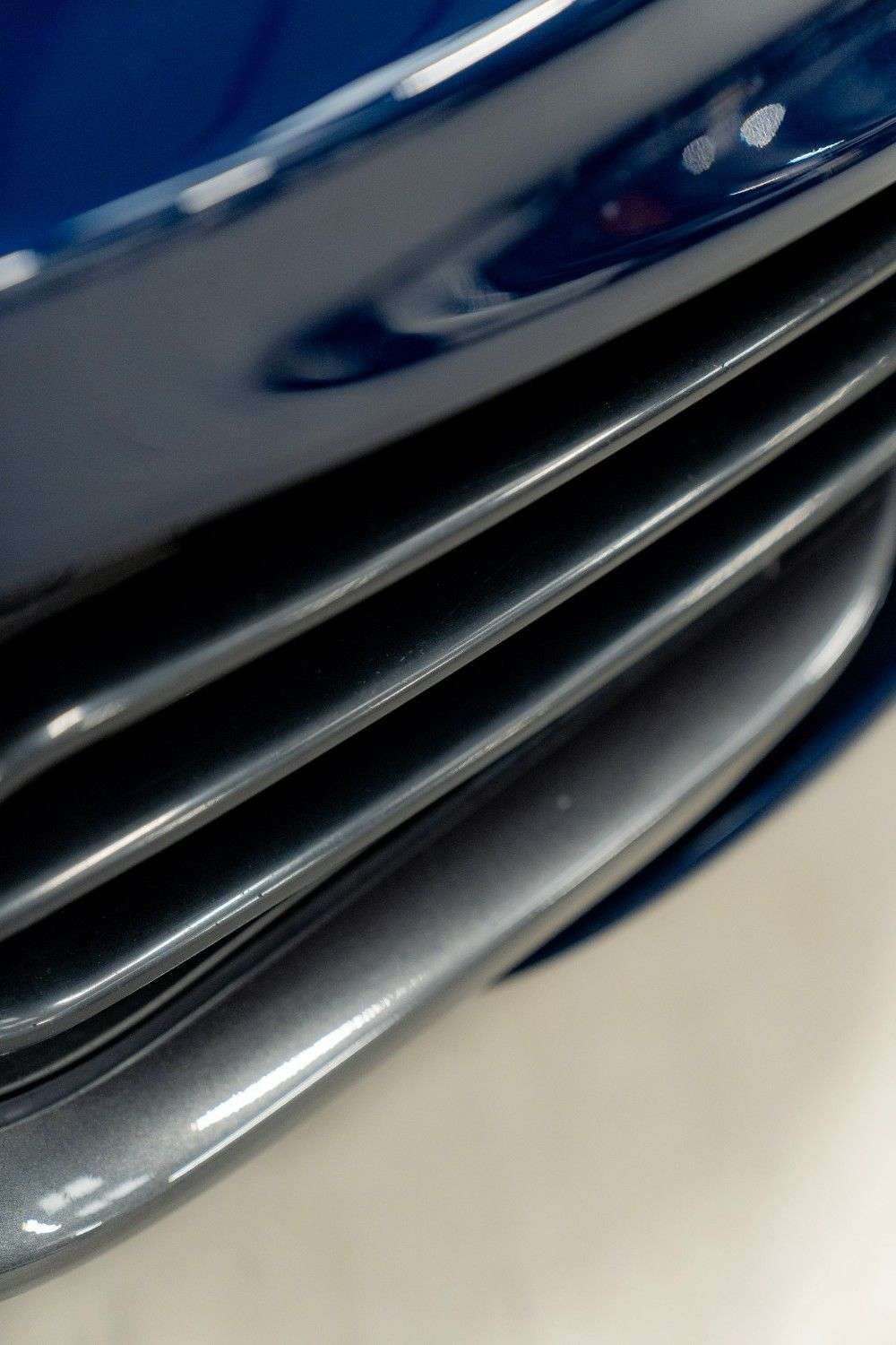 2011 MCLAREN 12C 2011 MCLAREN 12C