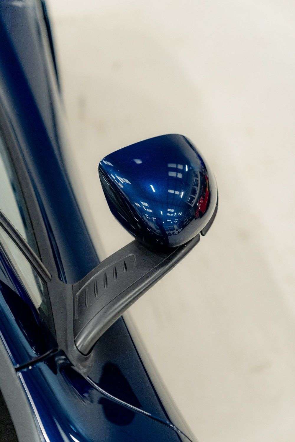 2011 MCLAREN 12C 2011 MCLAREN 12C