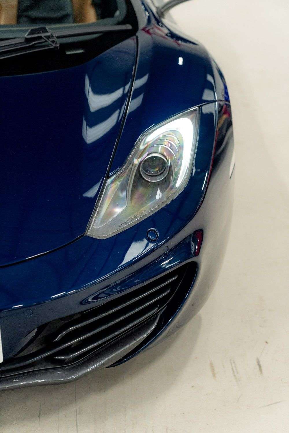 2011 MCLAREN 12C 2011 MCLAREN 12C