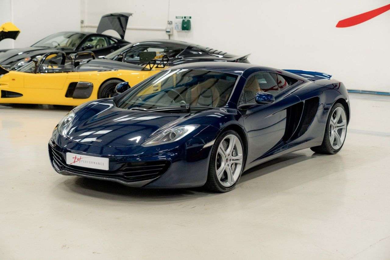 2011 MCLAREN 12C 2011 MCLAREN 12C