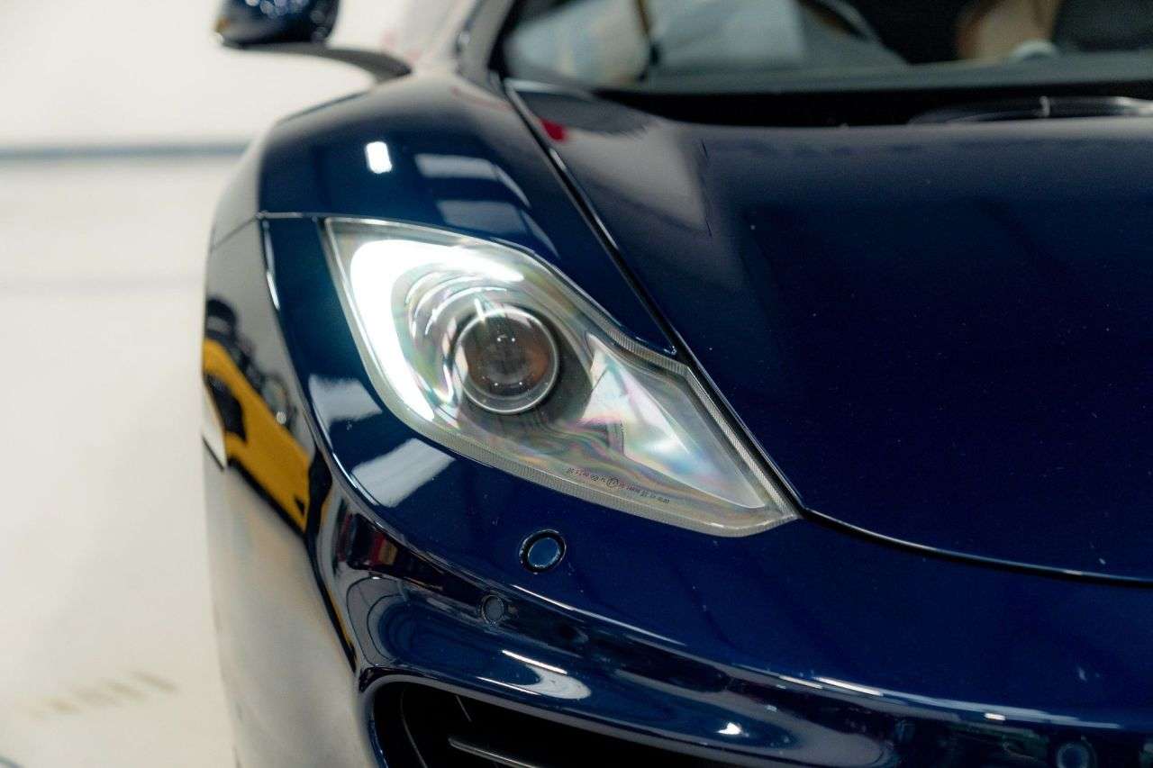 2011 MCLAREN 12C 2011 MCLAREN 12C