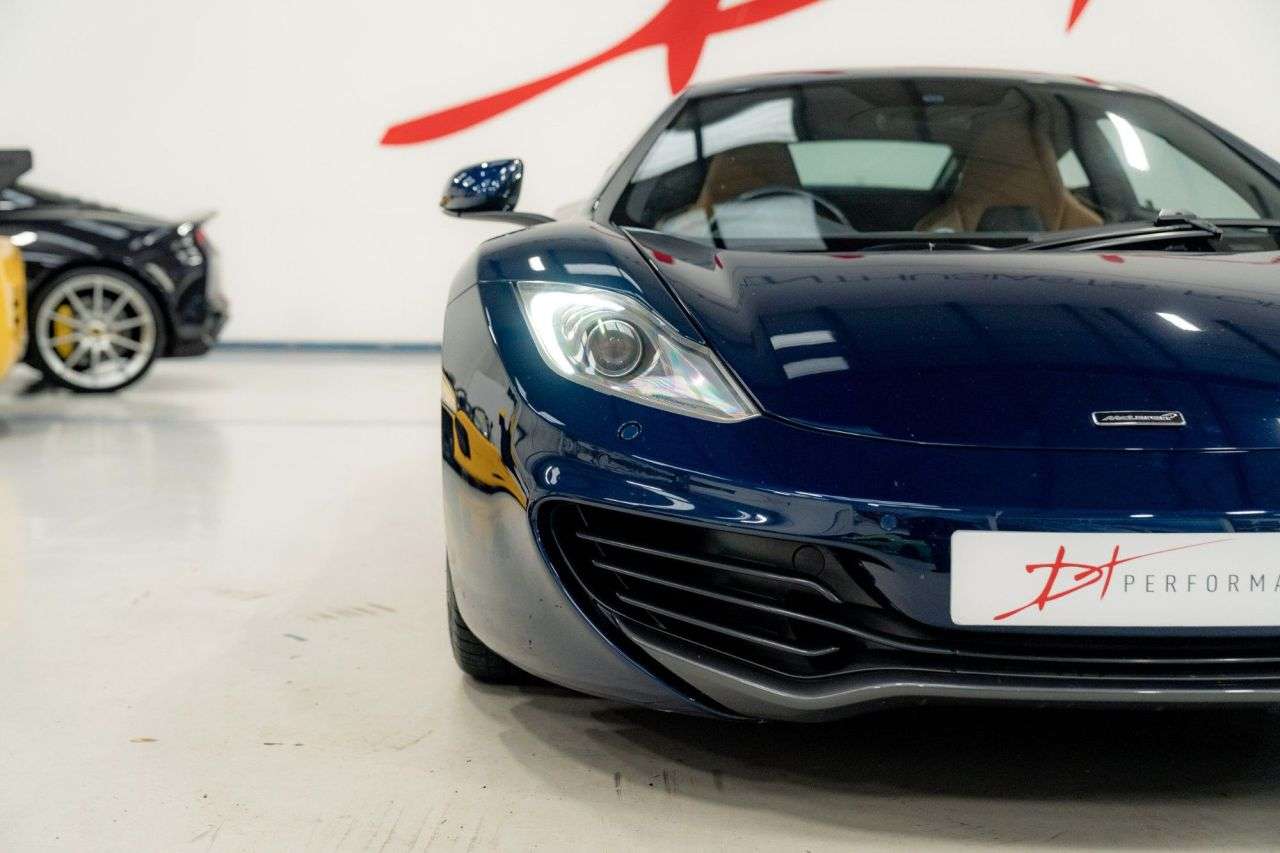 2011 MCLAREN 12C 2011 MCLAREN 12C