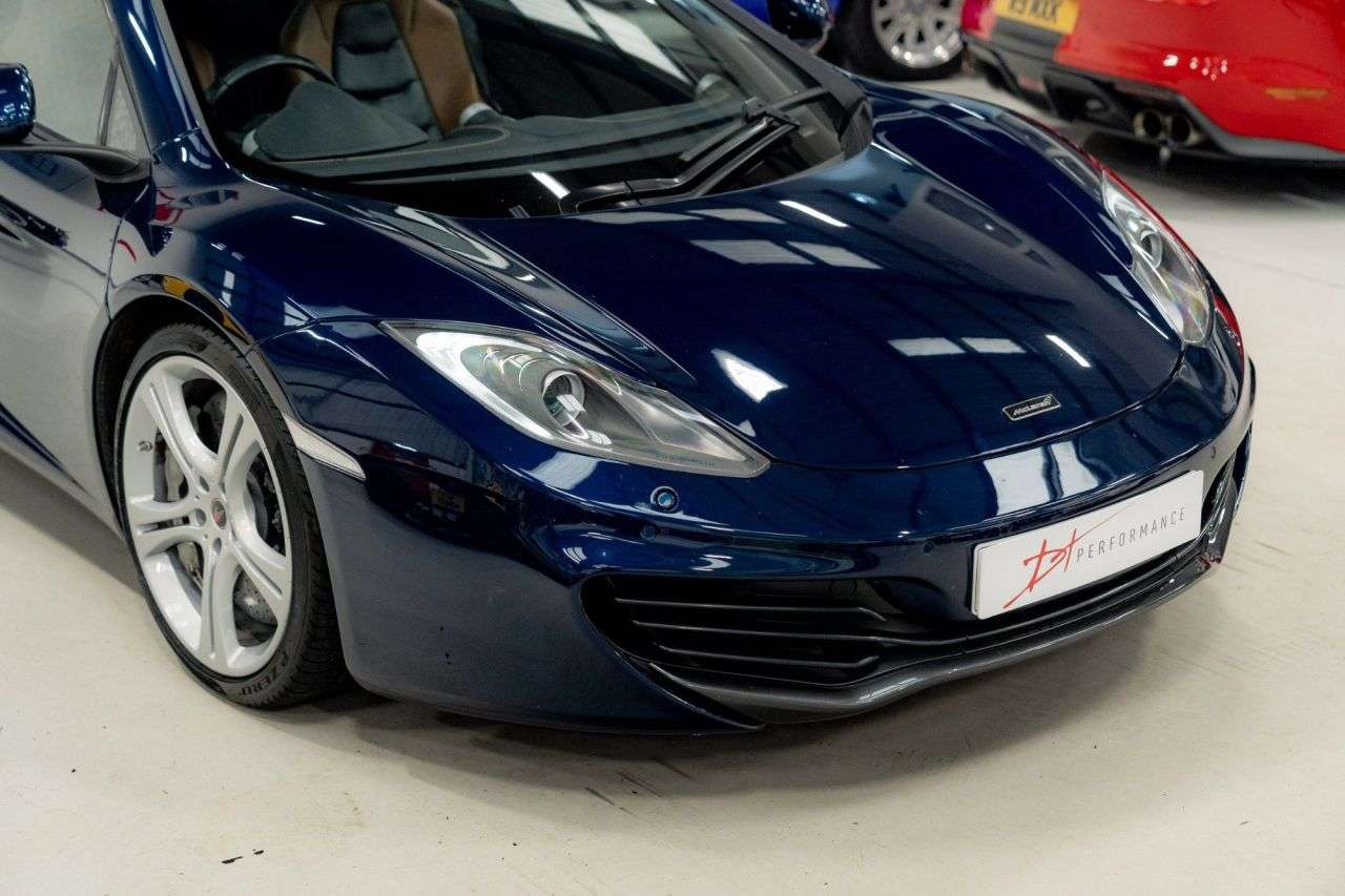 2011 MCLAREN 12C 2011 MCLAREN 12C