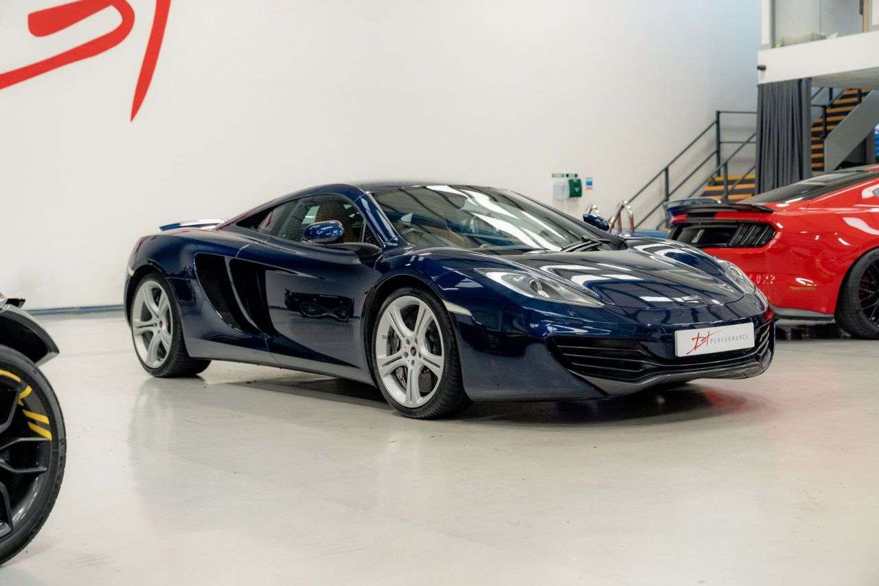 2011 MCLAREN 12C 2011 MCLAREN 12C