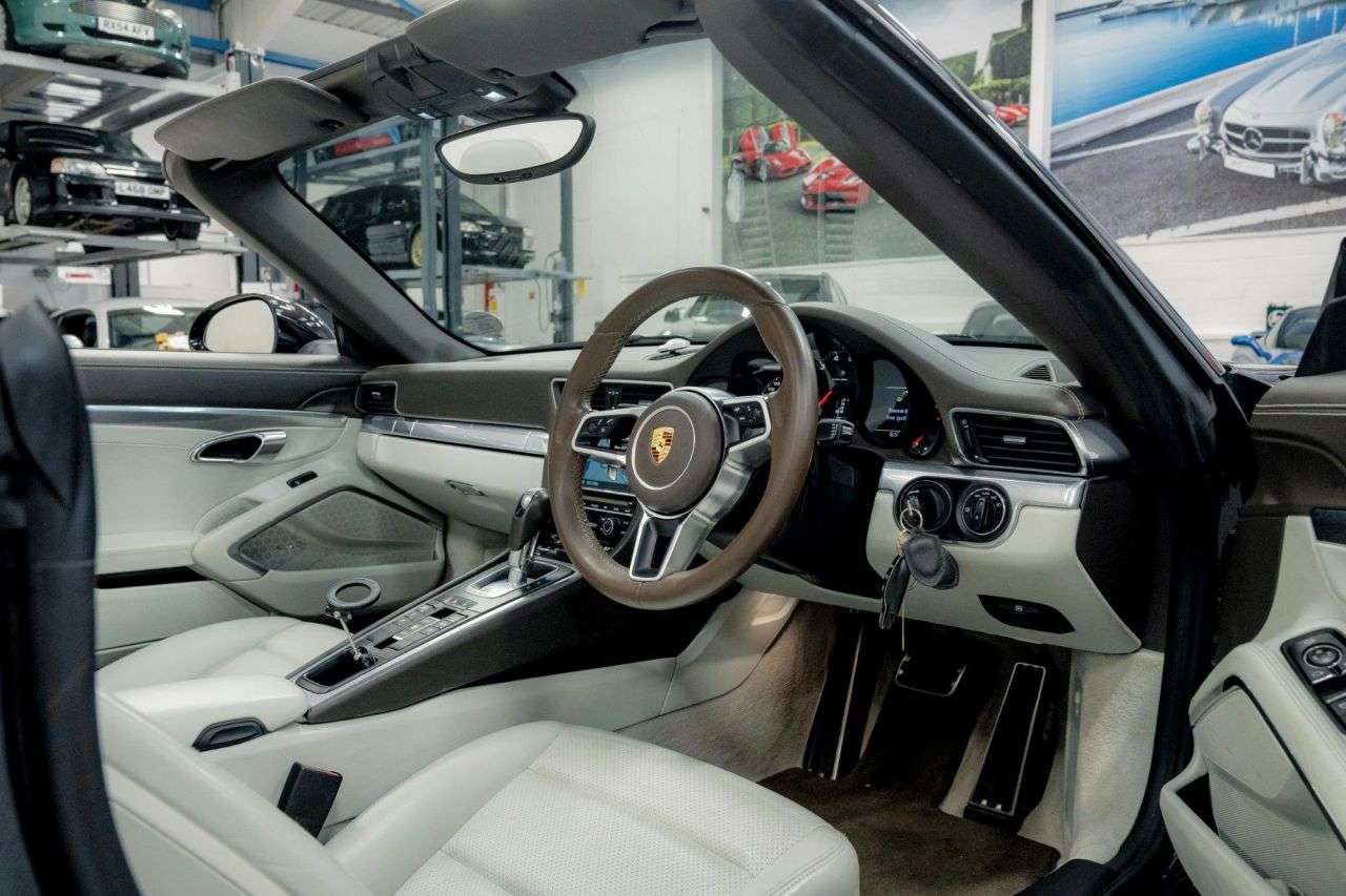 A 2012 PORSCHE 911 3.4 991 Carrera Convertible 2dr Petrol PDK Euro 5 (s/s) Euro 5 (350 ps) A 2012 PORSCHE 911 3.4 991 Carrera Convertible 2dr Petrol PDK Euro 5 (s/s) Euro 5 (350 ps)