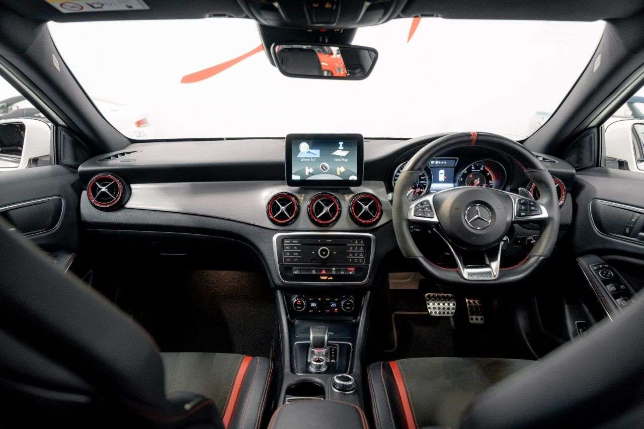 A 2016 MERCEDES-BENZ GLA 2.0 GLA45 AMG SUV 5dr Petrol SpdS DCT 4MATIC Euro 6 (s/s) (381 ps) A 2016 MERCEDES-BENZ GLA 2.0 GLA45 AMG SUV 5dr Petrol SpdS DCT 4MATIC Euro 6 (s/s) (381 ps)