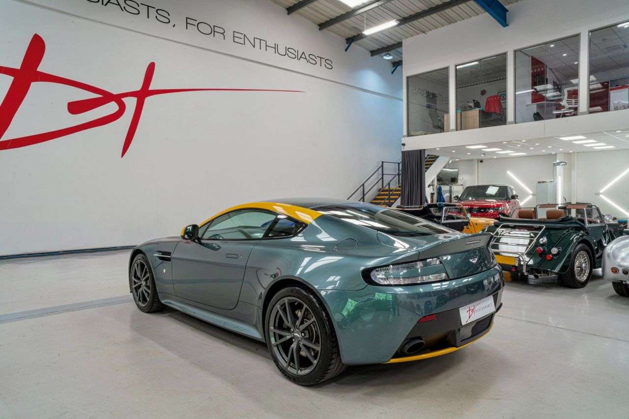 2018 ASTON MARTIN VANTAGE 2018 ASTON MARTIN VANTAGE