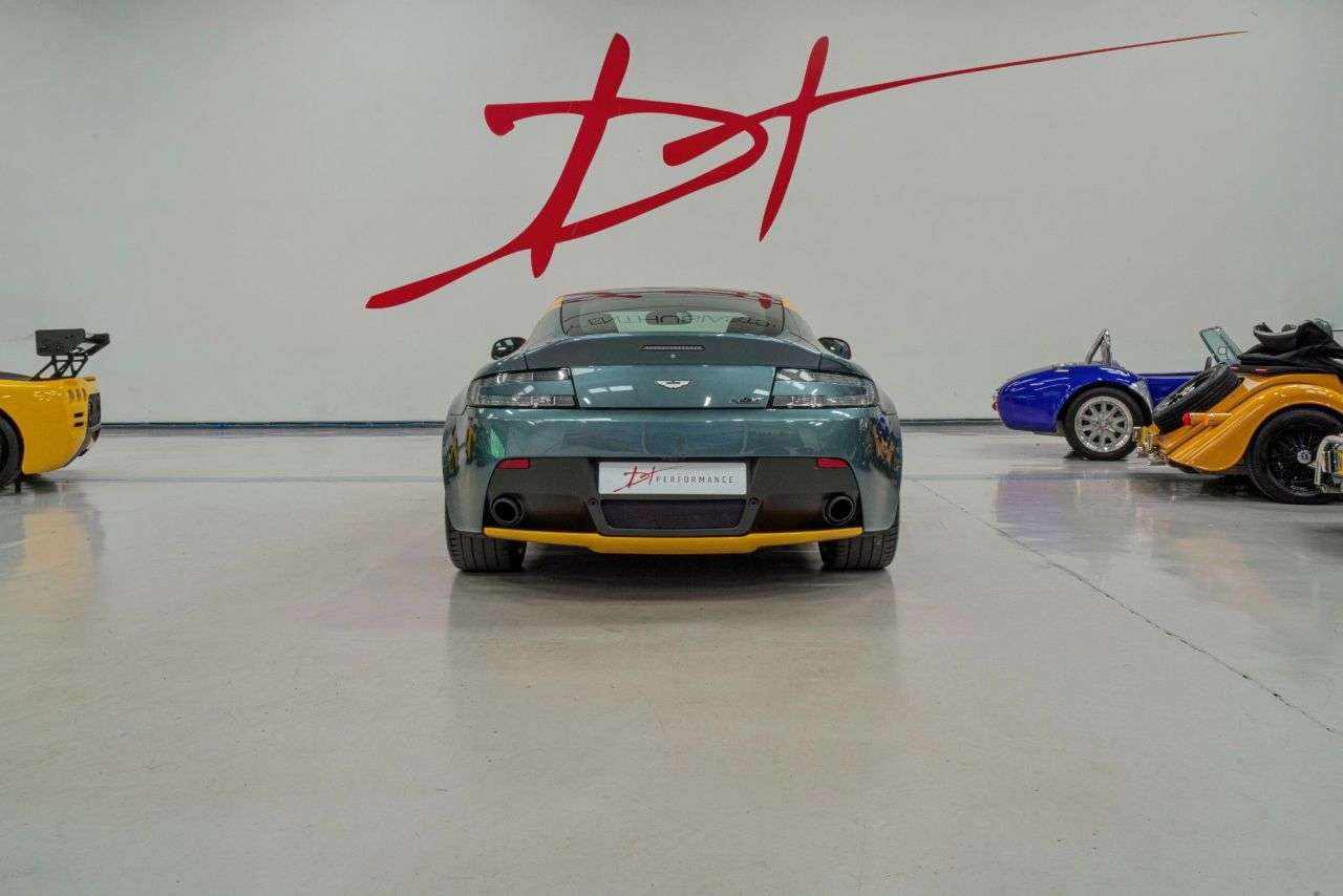2018 ASTON MARTIN VANTAGE 2018 ASTON MARTIN VANTAGE