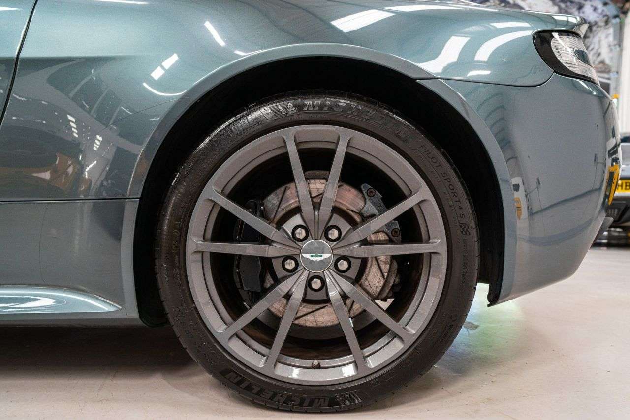 2018 ASTON MARTIN VANTAGE 2018 ASTON MARTIN VANTAGE