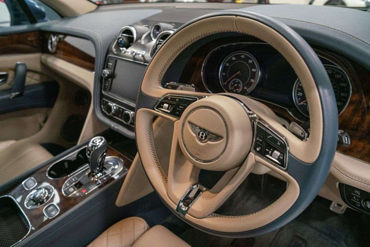 A 2016 BENTLEY BENTAYGA 6.0 W12 SUV 5dr Petrol Auto 4WD Euro 6 (s/s) (608 ps) A 2016 BENTLEY BENTAYGA 6.0 W12 SUV 5dr Petrol Auto 4WD Euro 6 (s/s) (608 ps)