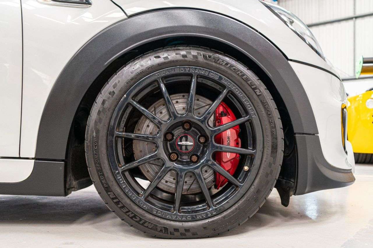 A 2017 MINI HATCH JOHN COOPER WORKS 2.0L 3d JOHN COOPER WORKS CHALLENGE 228 BHP A 2017 MINI HATCH JOHN COOPER WORKS 2.0L 3d JOHN COOPER WORKS CHALLENGE 228 BHP