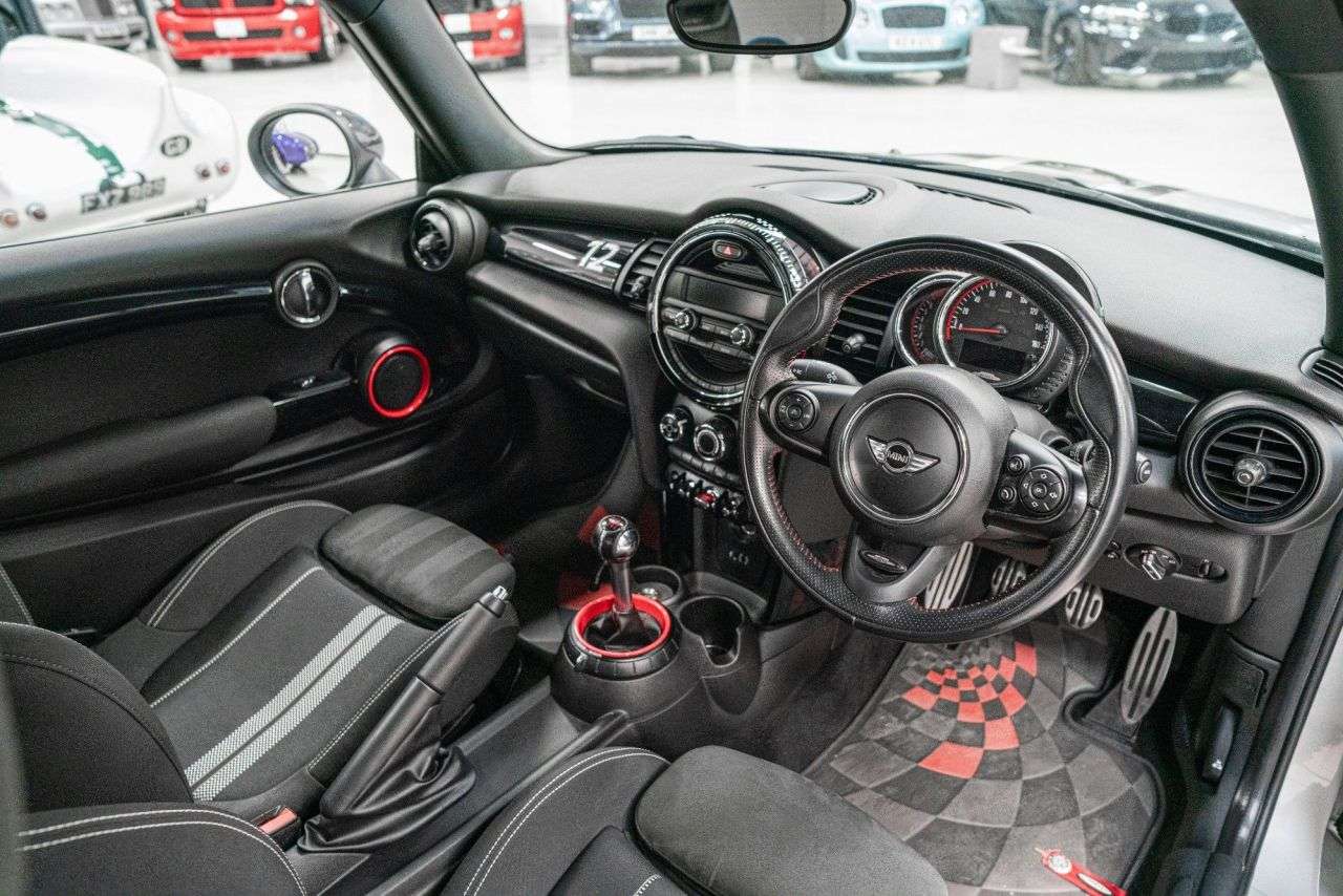 2017 MINI HATCH JOHN COOPER WORKS 2017 MINI HATCH JOHN COOPER WORKS