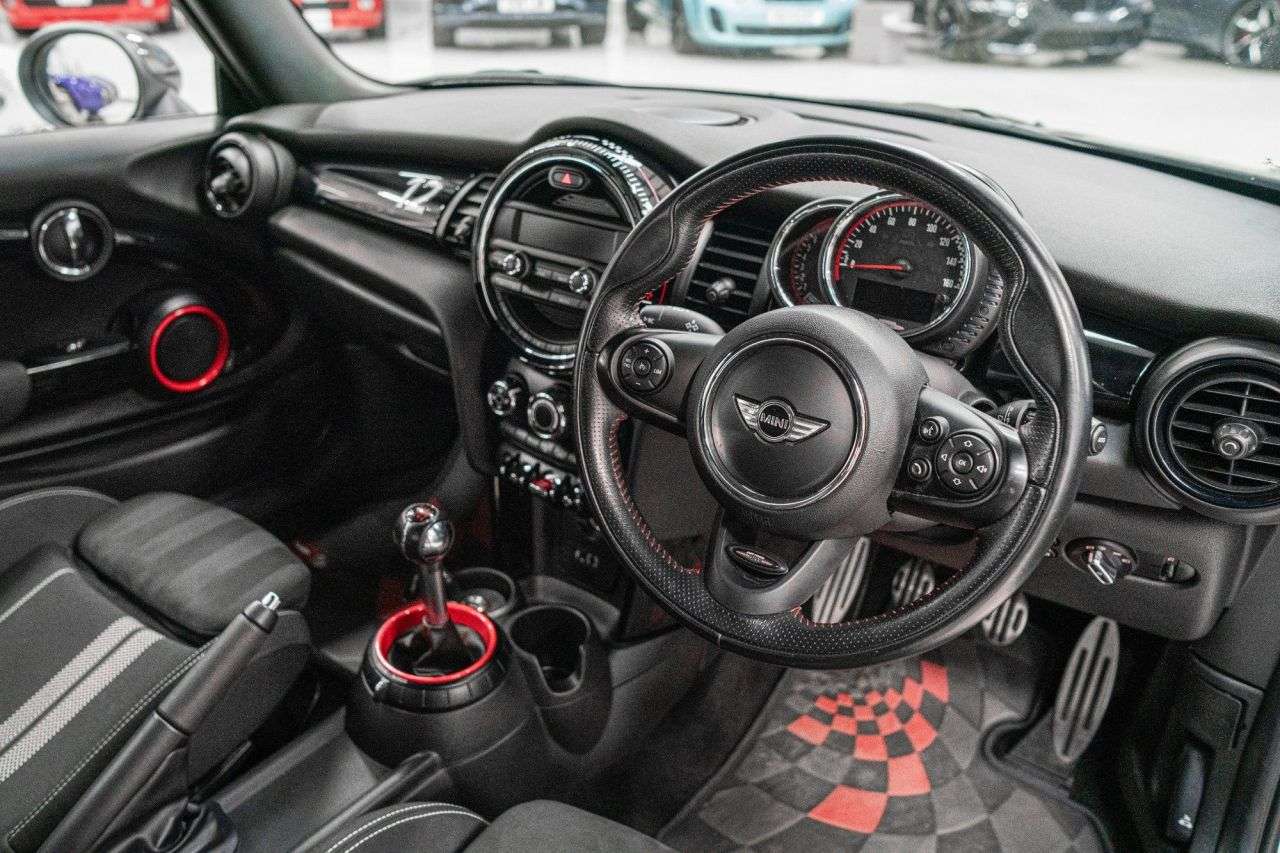 2017 MINI HATCH JOHN COOPER WORKS 2017 MINI HATCH JOHN COOPER WORKS