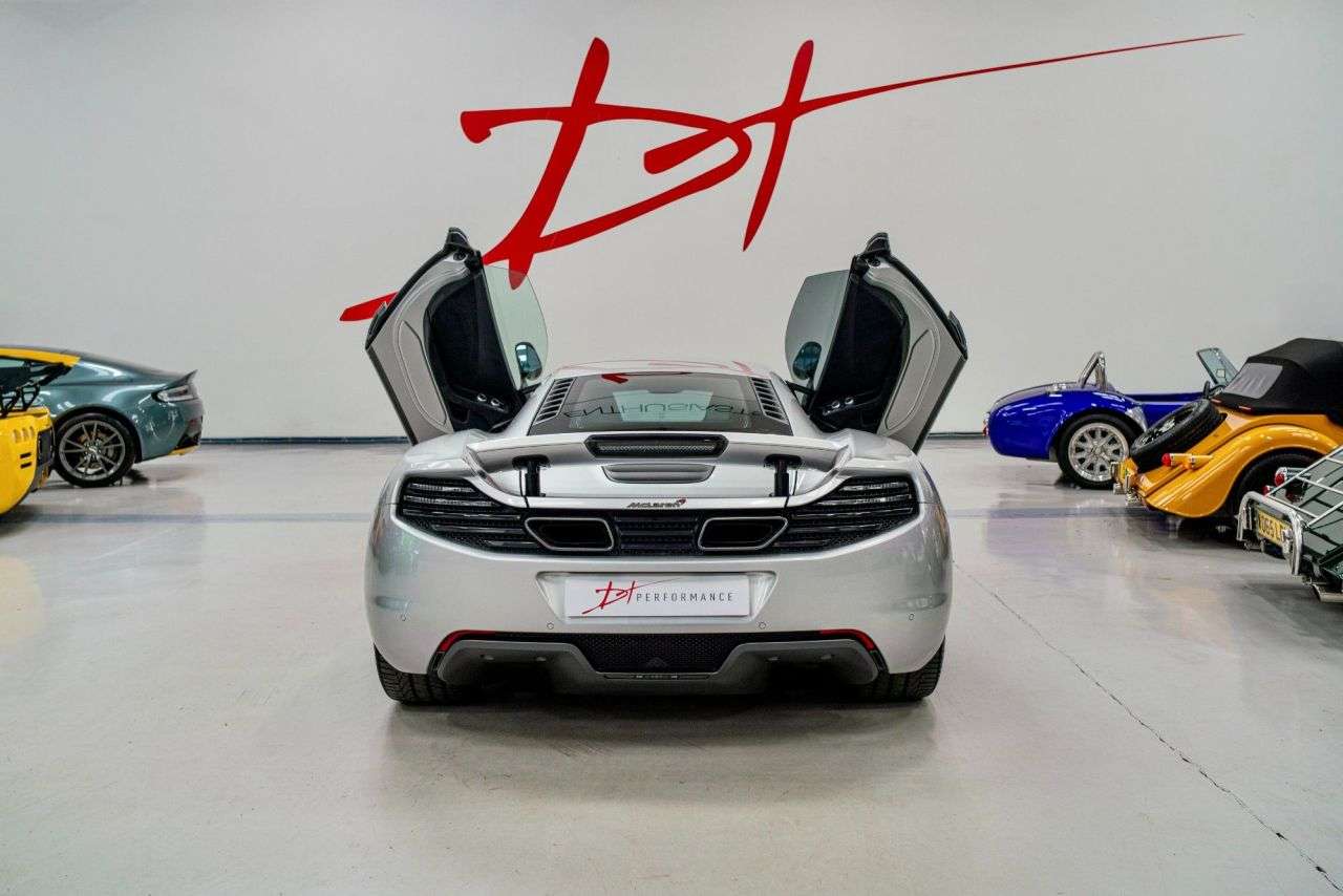 2011 MCLAREN 12C 2011 MCLAREN 12C