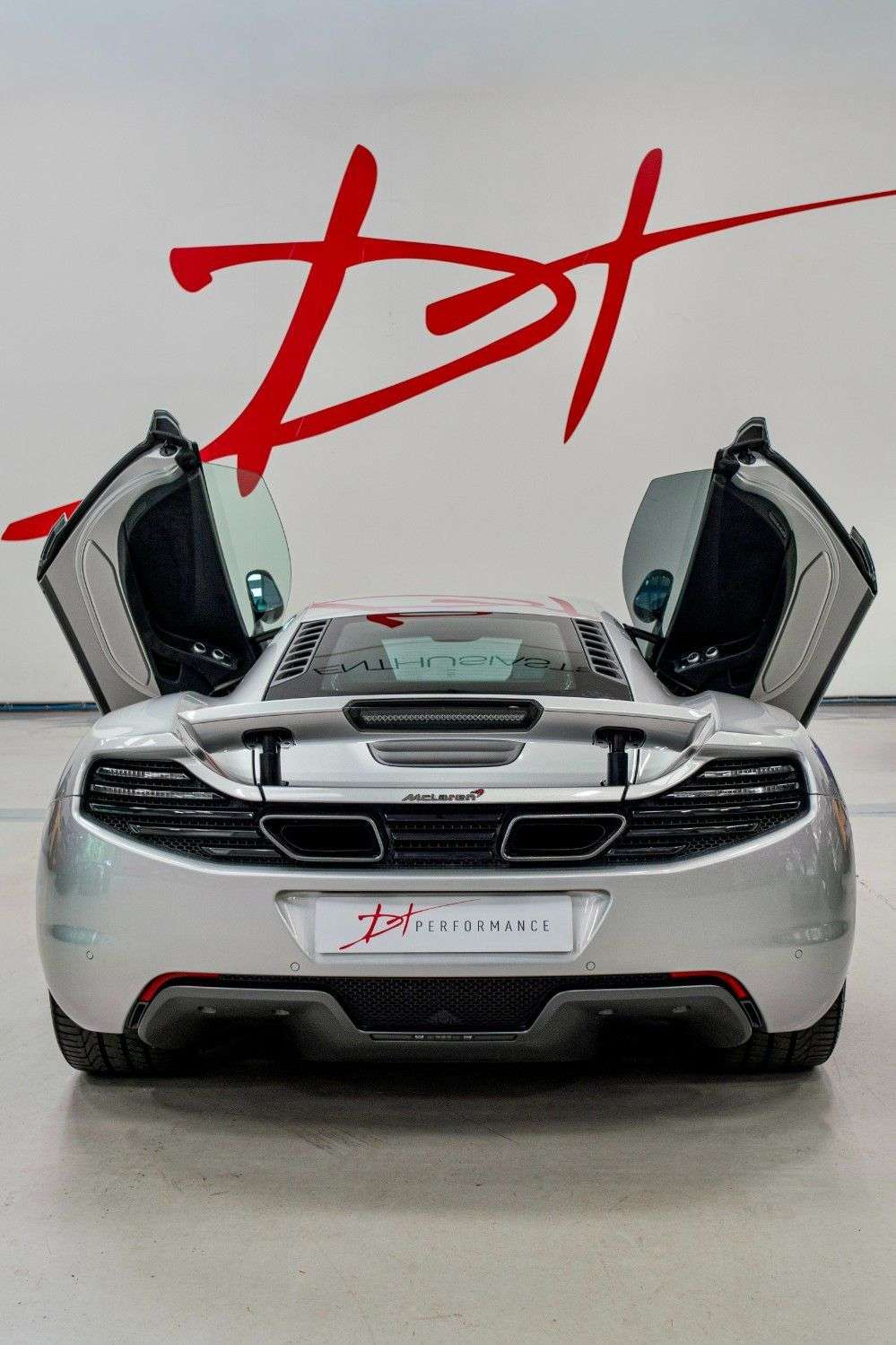 2011 MCLAREN 12C 2011 MCLAREN 12C