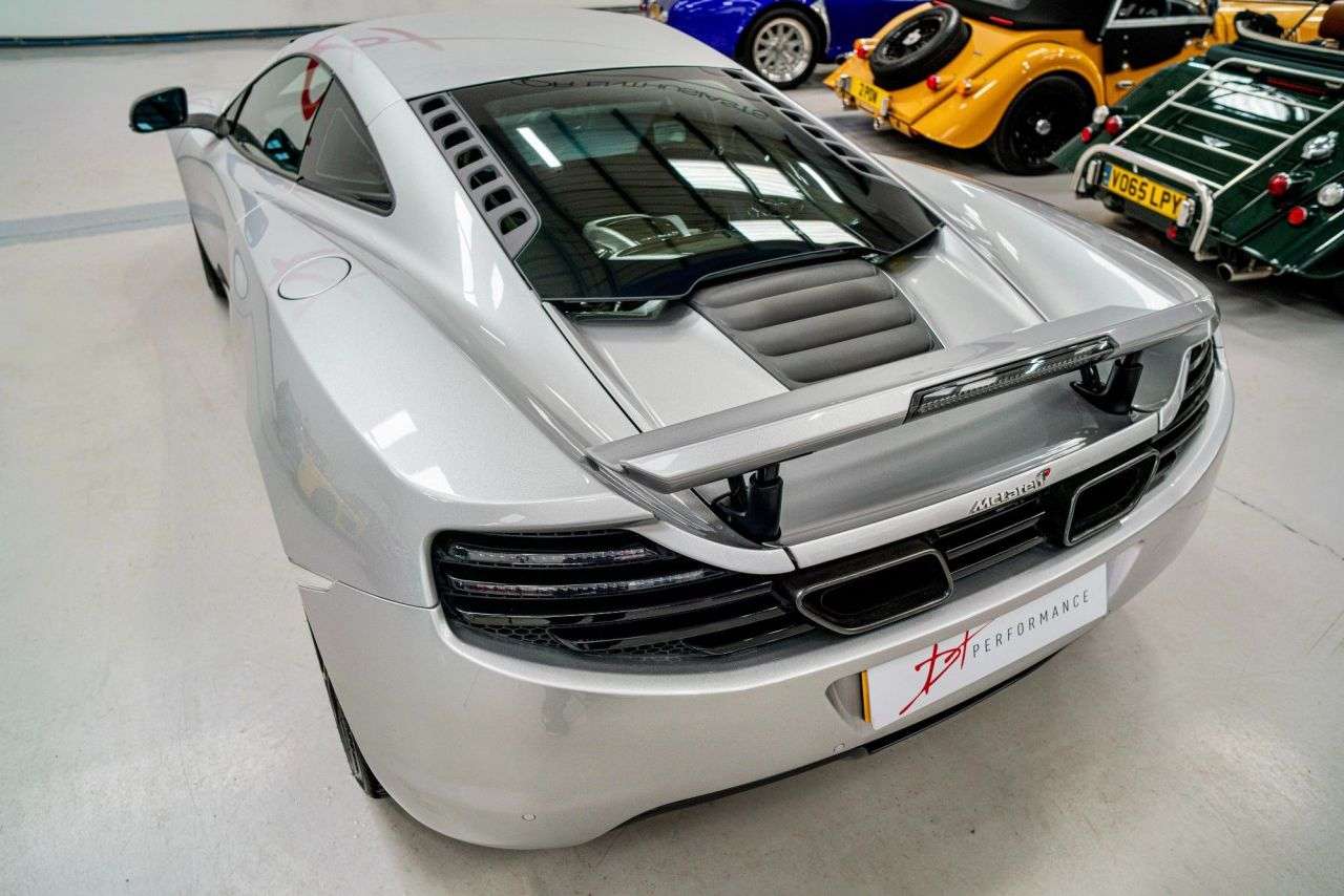 2011 MCLAREN 12C 2011 MCLAREN 12C