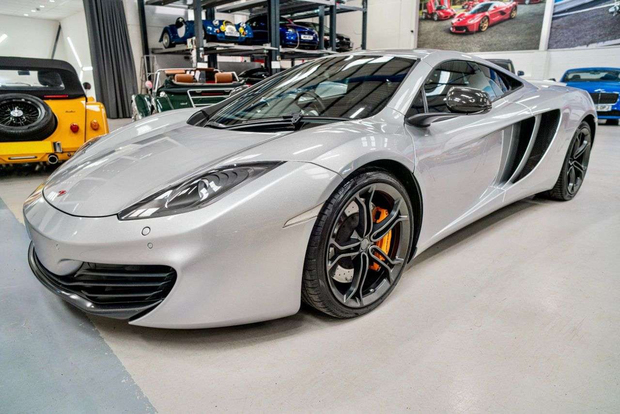 2011 MCLAREN 12C 2011 MCLAREN 12C