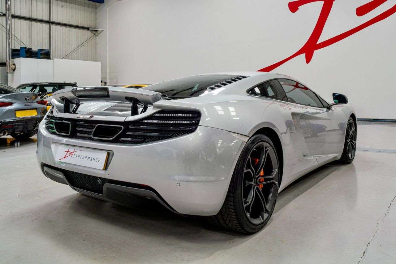 2011 MCLAREN 12C 2011 MCLAREN 12C