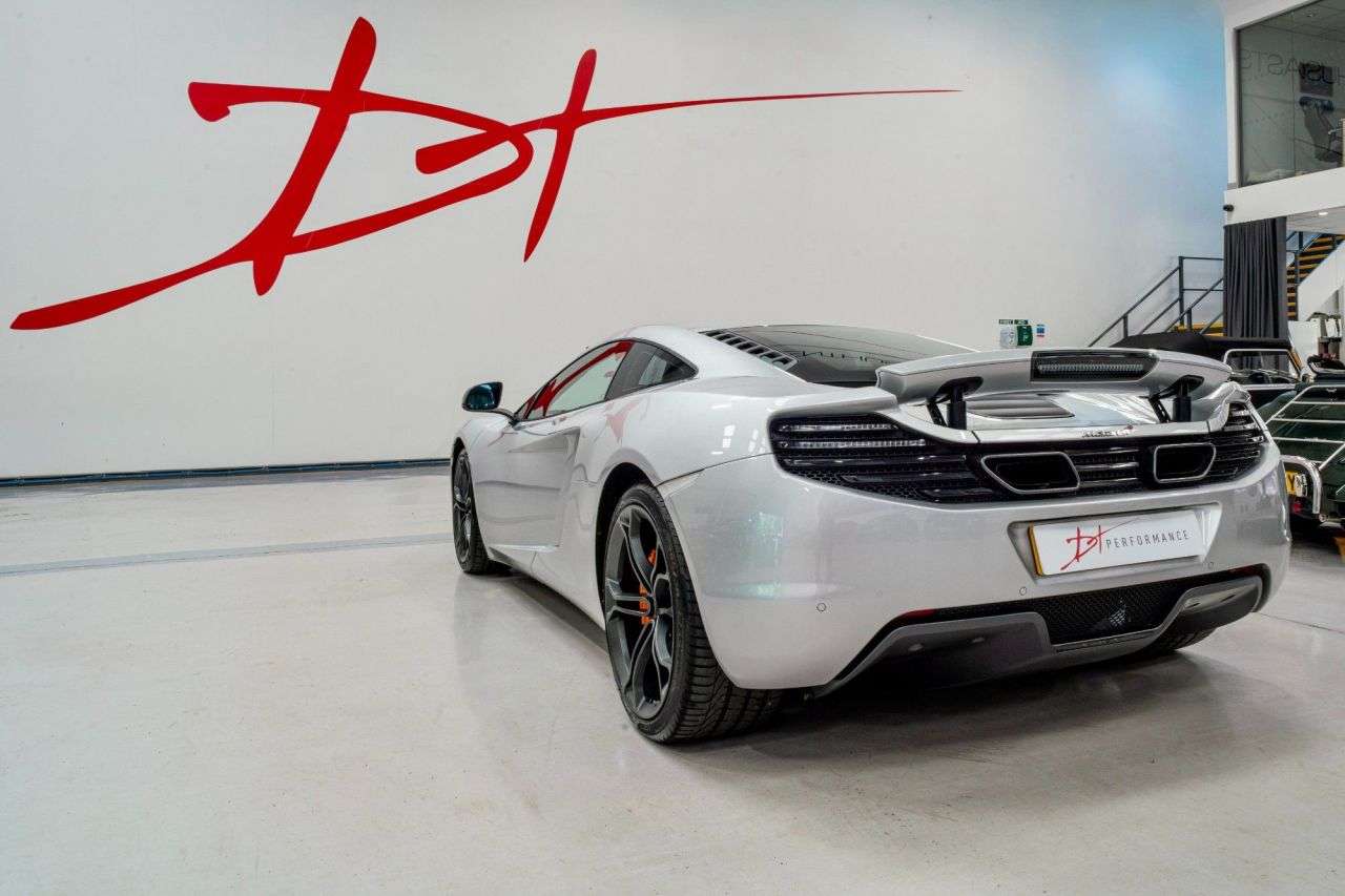 2011 MCLAREN 12C 2011 MCLAREN 12C