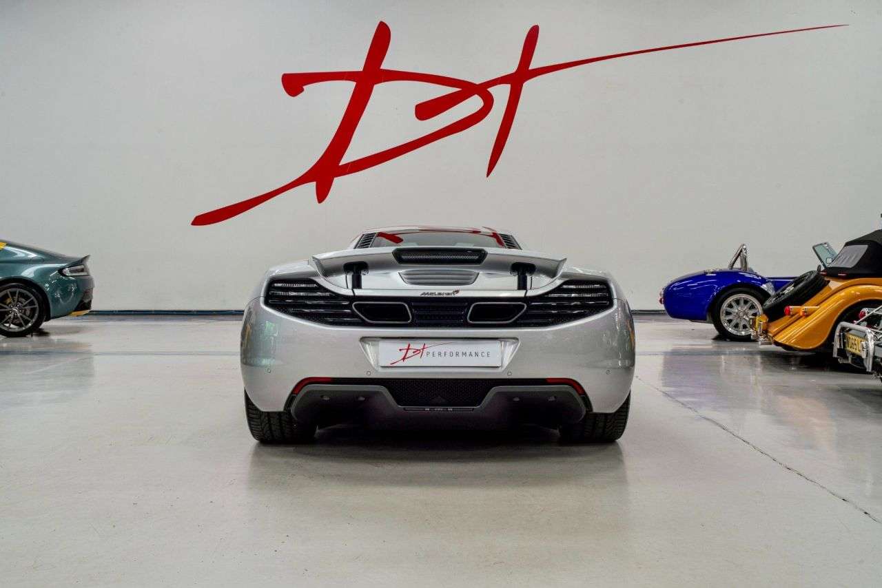 2011 MCLAREN 12C 2011 MCLAREN 12C