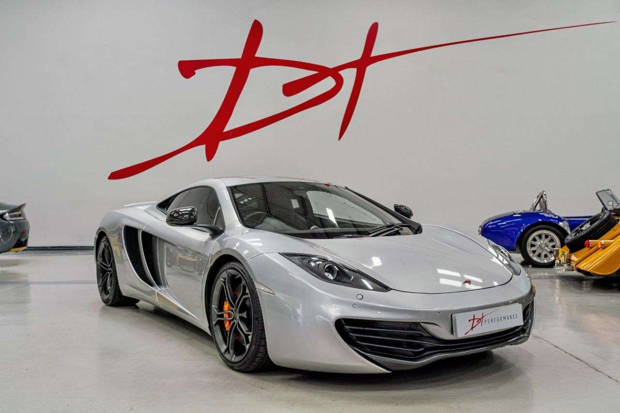 A 2011 MCLAREN 12C 3.8T V8 SSG Euro 5 2dr A 2011 MCLAREN 12C 3.8T V8 SSG Euro 5 2dr