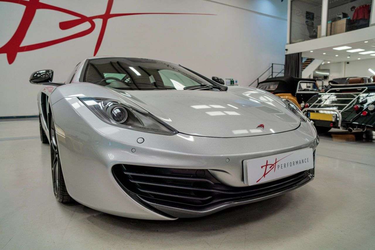 2011 MCLAREN 12C 2011 MCLAREN 12C
