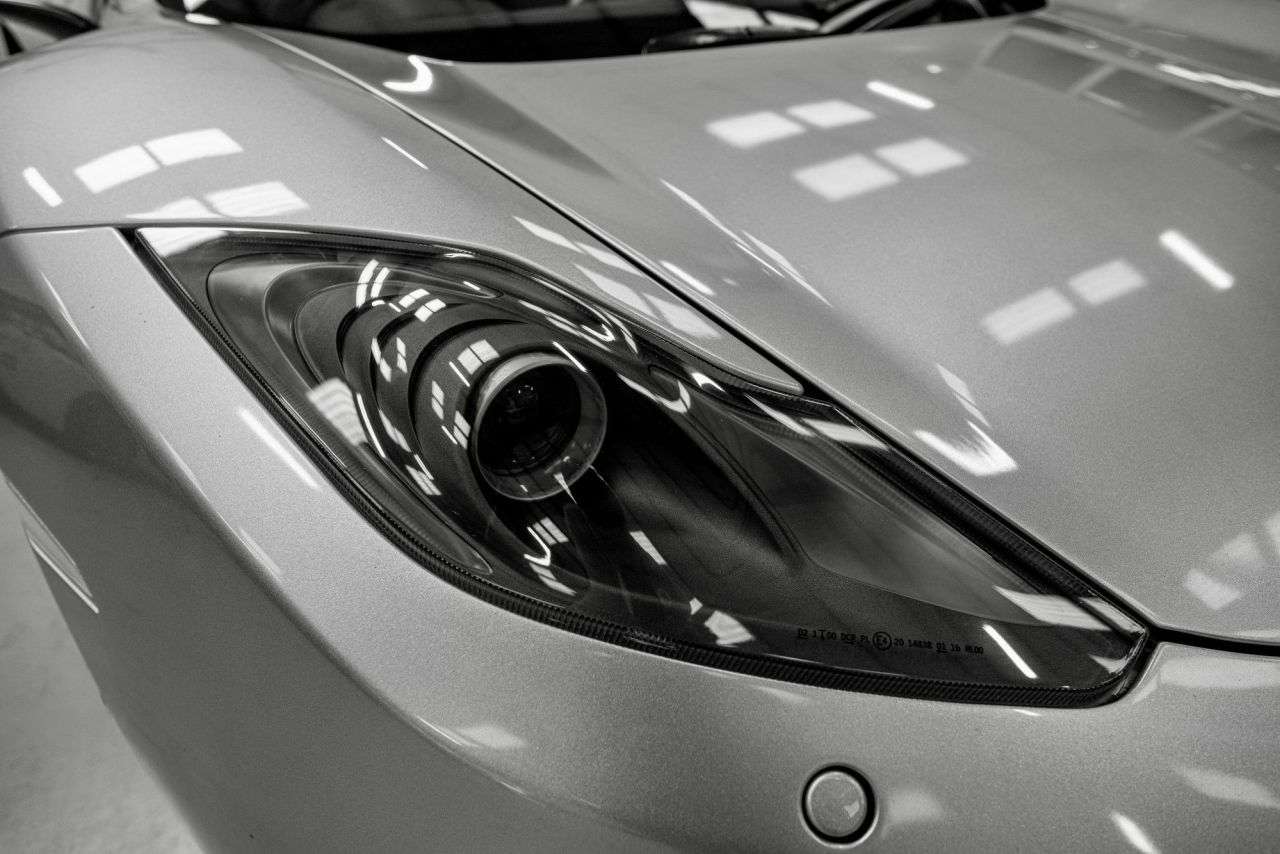 2011 MCLAREN 12C 2011 MCLAREN 12C