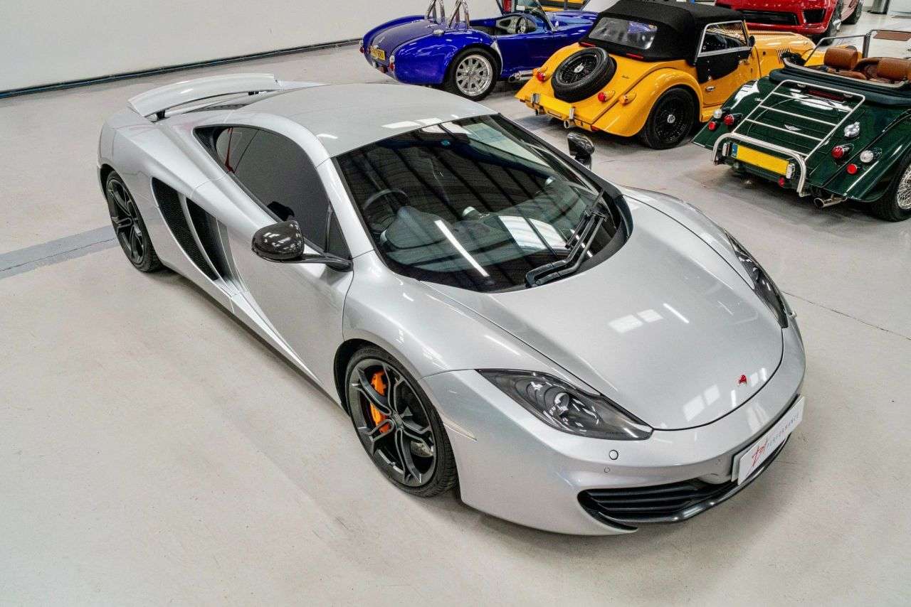 2011 MCLAREN 12C 2011 MCLAREN 12C