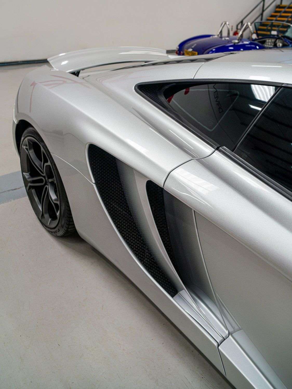2011 MCLAREN 12C 2011 MCLAREN 12C