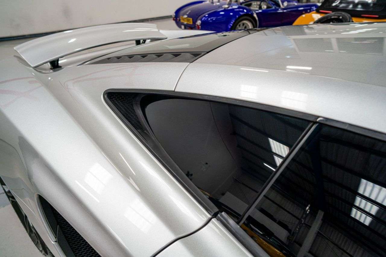 2011 MCLAREN 12C 2011 MCLAREN 12C