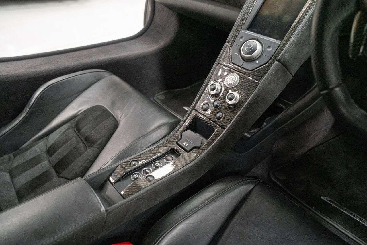 2011 MCLAREN 12C 2011 MCLAREN 12C
