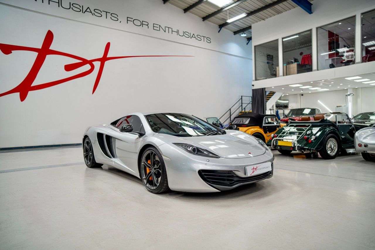 2011 MCLAREN 12C 2011 MCLAREN 12C